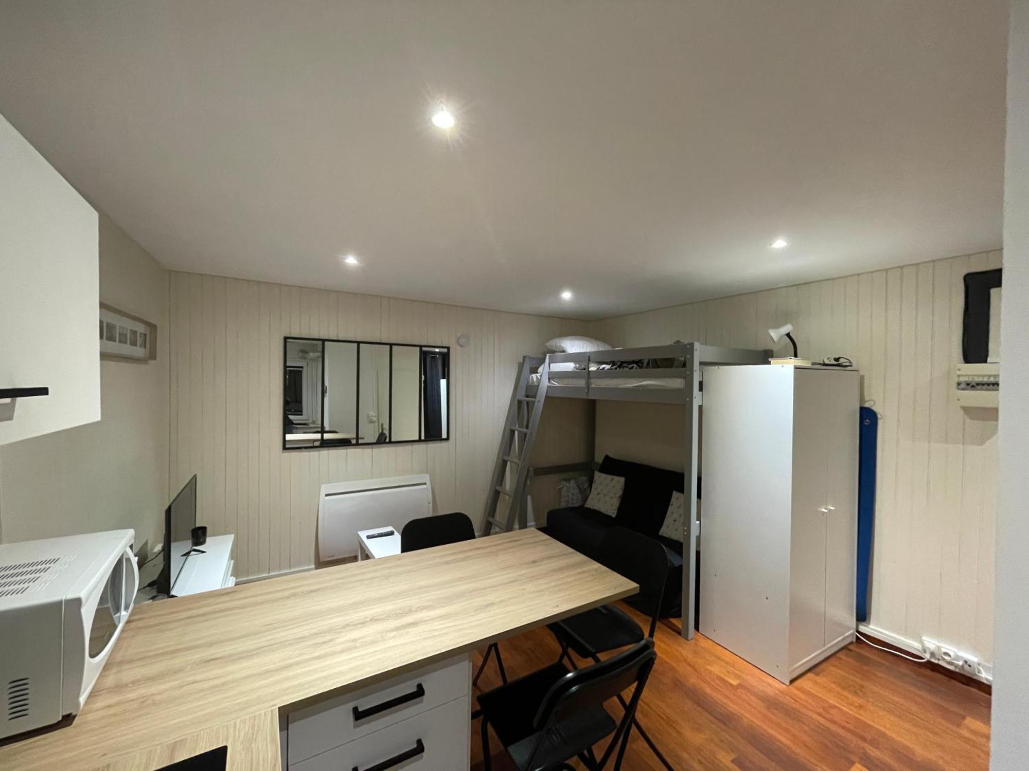 Charmant Studio En Plein Coeur De Chambery Ngoại thất bức ảnh